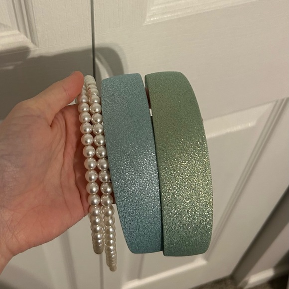 Head bands - Picture 1 of 1